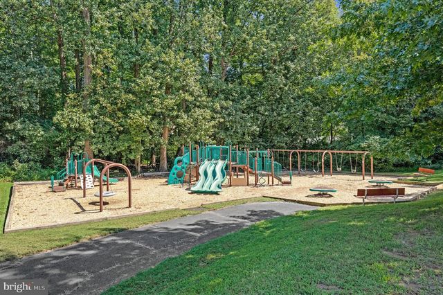 7730 FALSTAFF RD, Mclean, VA 22102