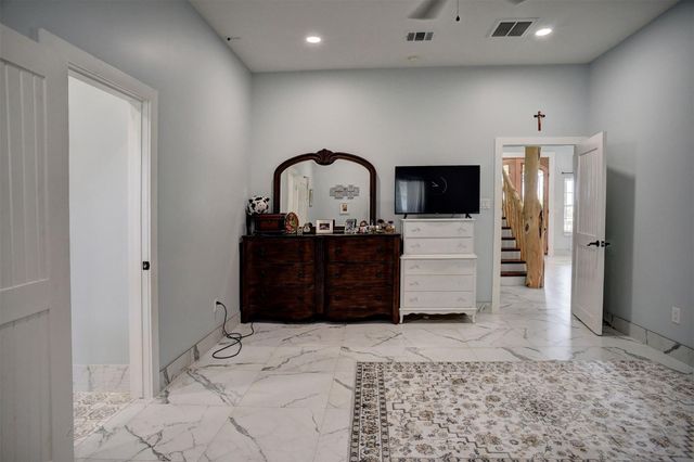 626 Sparta Field RD, Waelder, TX 78959