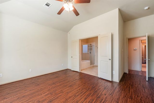 3205 Featherwood Lane, Dickinson, TX 77539