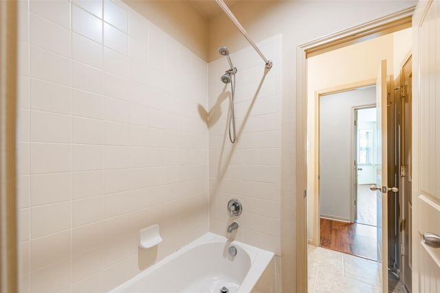 3205 Featherwood Lane, Dickinson, TX 77539