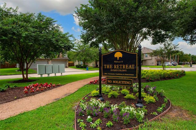 3205 Featherwood Lane, Dickinson, TX 77539