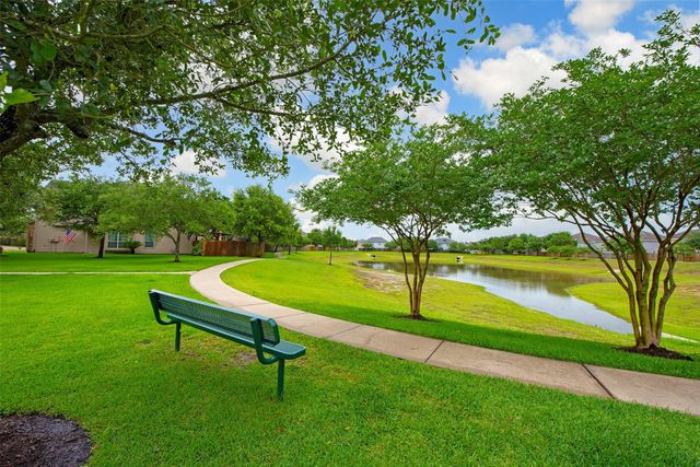 3205 Featherwood Lane, Dickinson, TX 77539