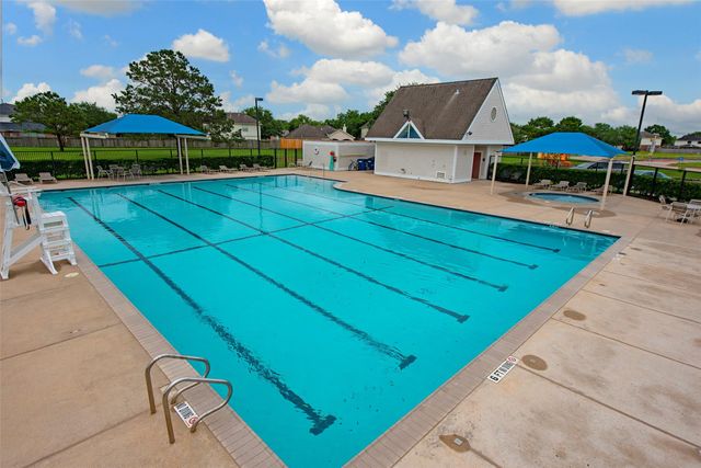 3205 Featherwood Lane, Dickinson, TX 77539