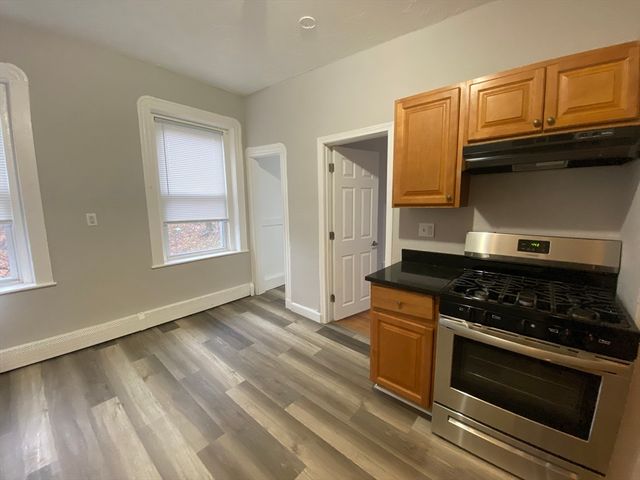 96-98 Woodledge Street 3L, Boston, MA 02125