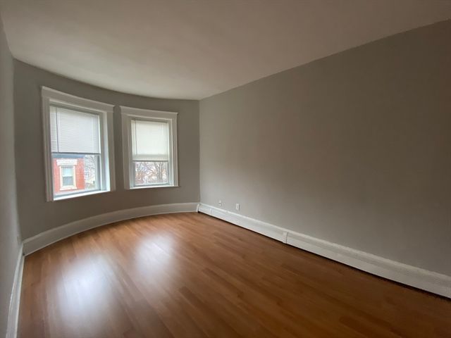 96-98 Woodledge Street 3L, Boston, MA 02125