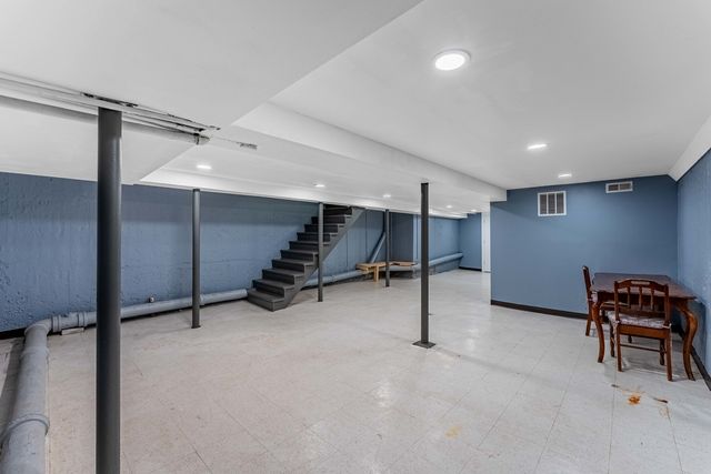 5436 W Fullerton Avenue, Chicago, IL 60639