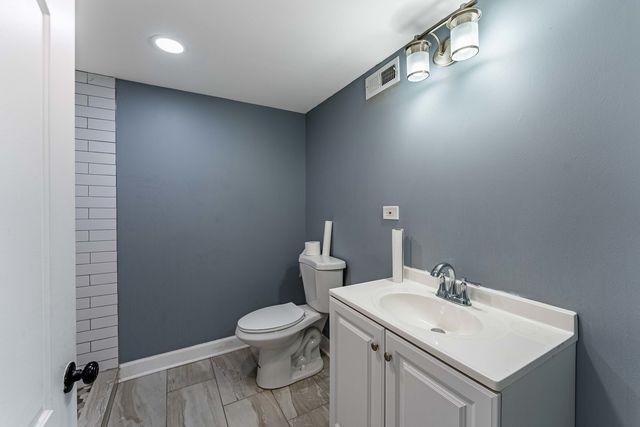 5436 W Fullerton Avenue, Chicago, IL 60639