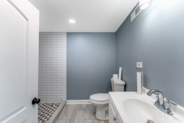 5436 W Fullerton Avenue, Chicago, IL 60639