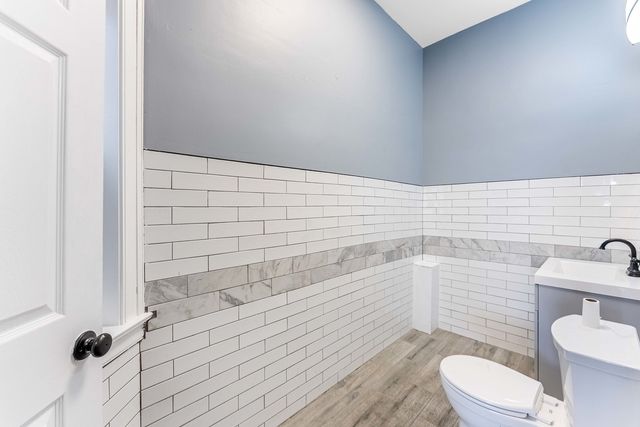 5436 W Fullerton Avenue, Chicago, IL 60639