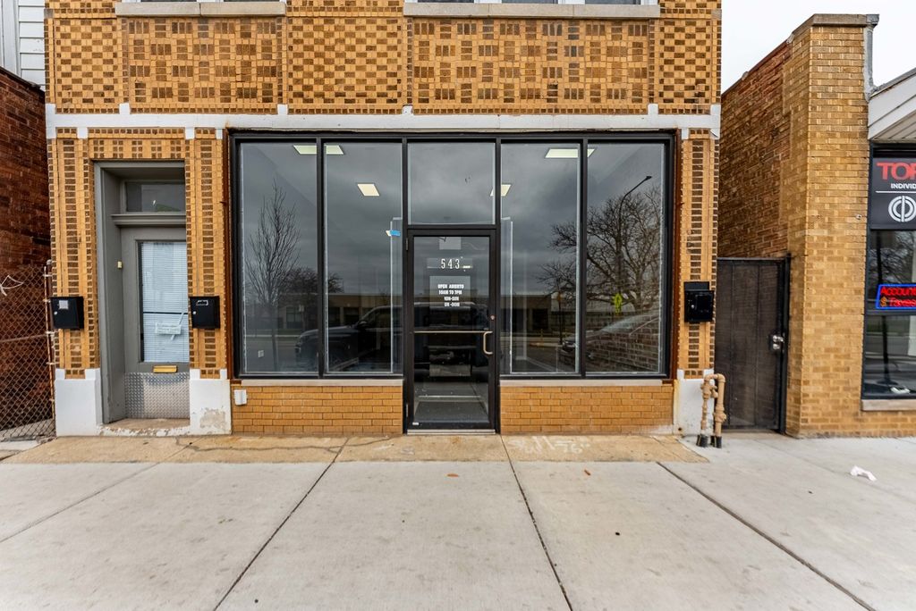 5436 W Fullerton Avenue, Chicago, IL 60639