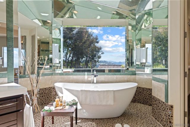 9629 Misty Meadow Lane, Escondido, CA 92026