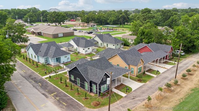 210 S Bluff Street B, Catoosa, OK 74015