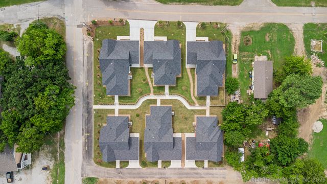 210 S Bluff Street B, Catoosa, OK 74015