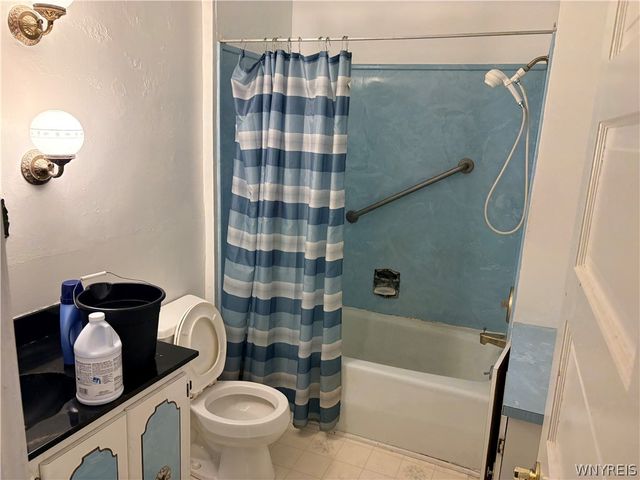 2204 La Salle Avenue, Niagara Falls, NY 14301