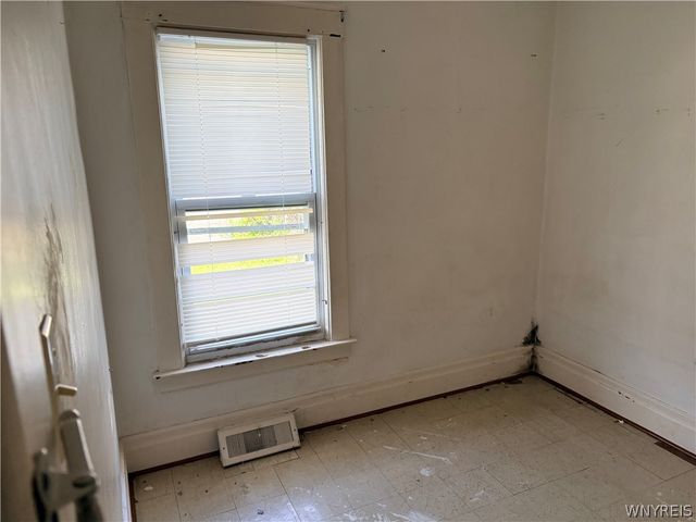 2204 La Salle Avenue, Niagara Falls, NY 14301