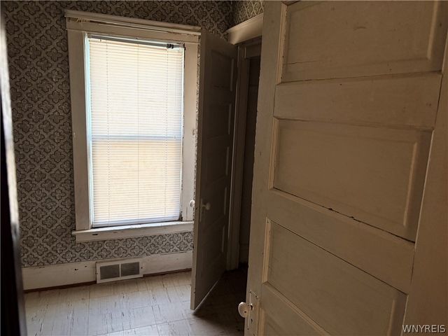 2204 La Salle Avenue, Niagara Falls, NY 14301