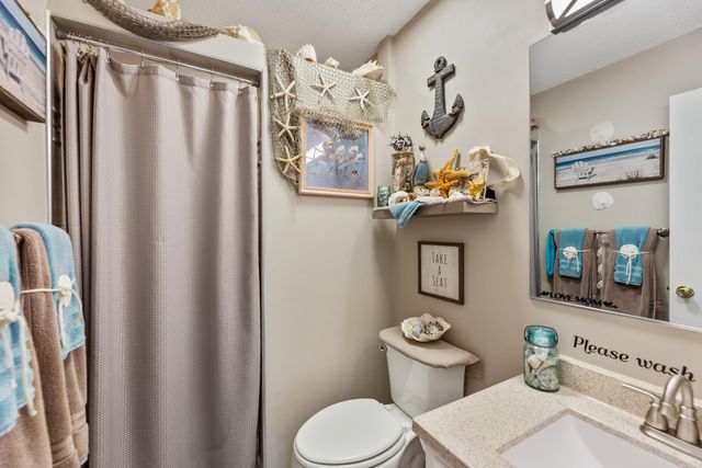 2012 N Burr Hill, Derby, KS 67037