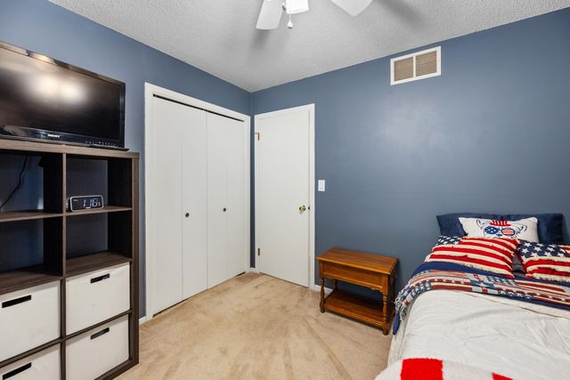 2012 N Burr Hill, Derby, KS 67037