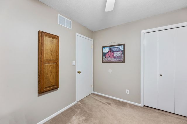 2012 N Burr Hill, Derby, KS 67037