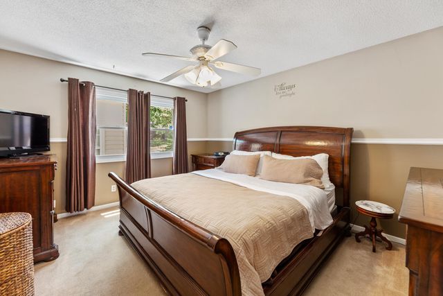 2012 N Burr Hill, Derby, KS 67037