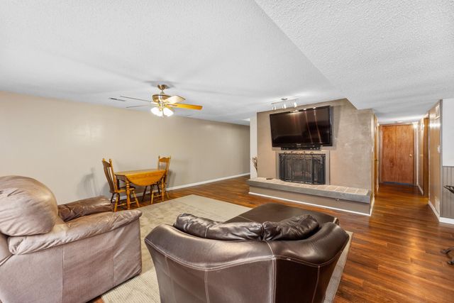 2012 N Burr Hill, Derby, KS 67037