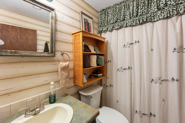 2012 N Burr Hill, Derby, KS 67037