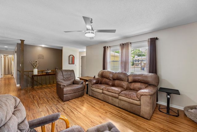 2012 N Burr Hill, Derby, KS 67037