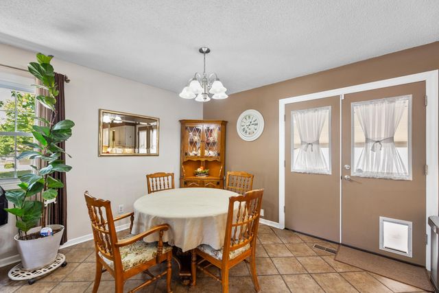 2012 N Burr Hill, Derby, KS 67037