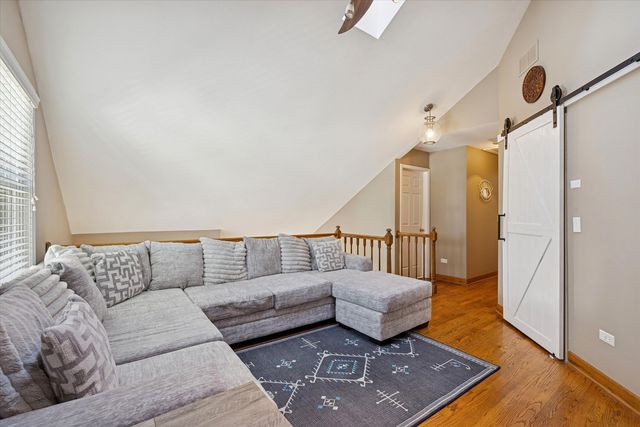 2454 E HUNTER Drive, Arlington Heights, IL 60004