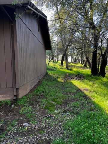 5575 Stanley Dr, Auburn, CA 95602