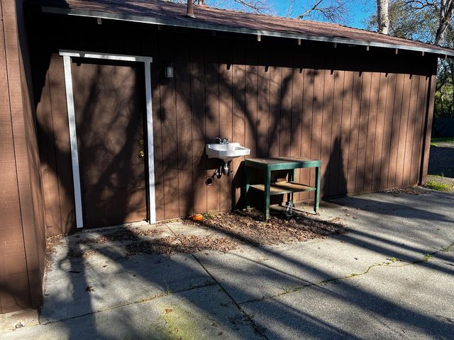 5575 Stanley Dr, Auburn, CA 95602