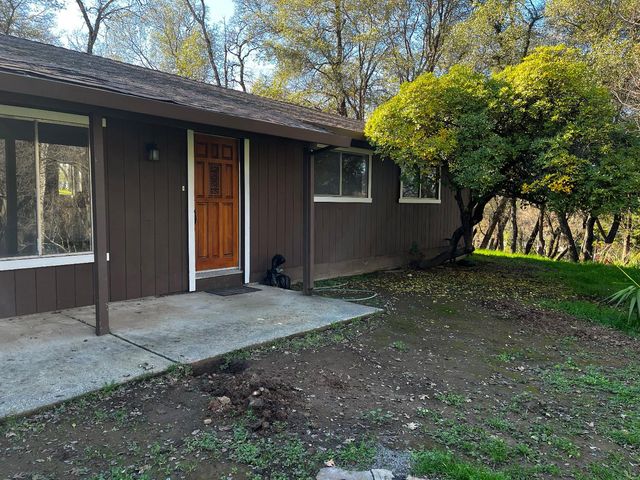 5575 Stanley Dr, Auburn, CA 95602