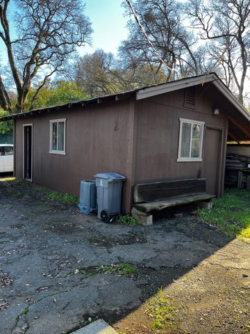 5575 Stanley Dr, Auburn, CA 95602