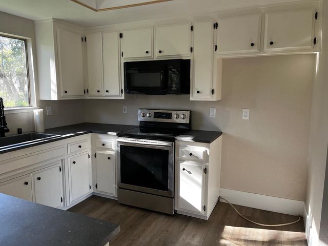 5575 Stanley Dr, Auburn, CA 95602