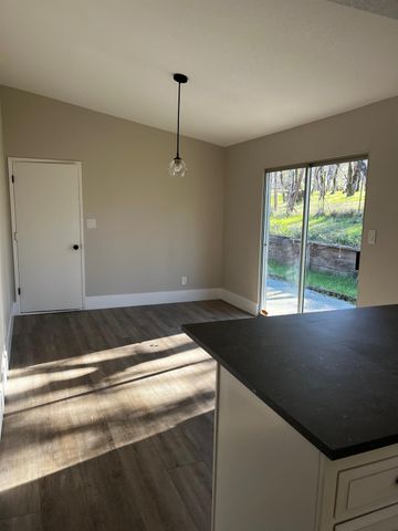 5575 Stanley Dr, Auburn, CA 95602