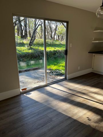 5575 Stanley Dr, Auburn, CA 95602