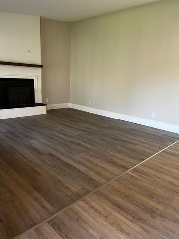 5575 Stanley Dr, Auburn, CA 95602