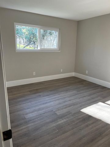 5575 Stanley Dr, Auburn, CA 95602