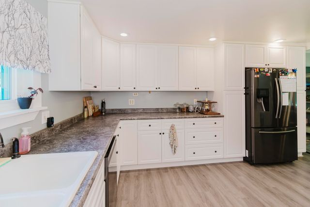 28033 62nd Avenue, Lawton, MI 49065
