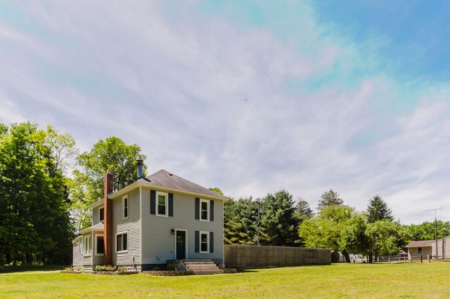 28033 62nd Avenue, Lawton, MI 49065