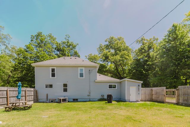 28033 62nd Avenue, Lawton, MI 49065