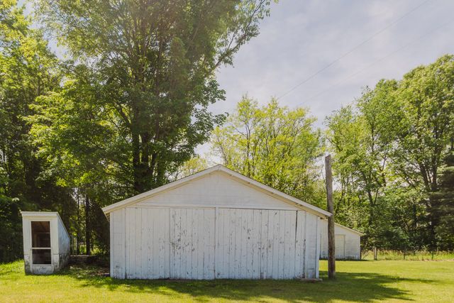 28033 62nd Avenue, Lawton, MI 49065