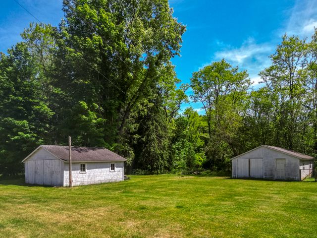 28033 62nd Avenue, Lawton, MI 49065