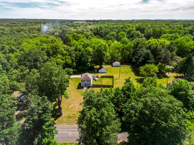 28033 62nd Avenue, Lawton, MI 49065