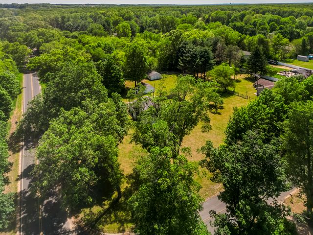 28033 62nd Avenue, Lawton, MI 49065