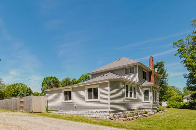 28033 62nd Avenue, Lawton, MI 49065