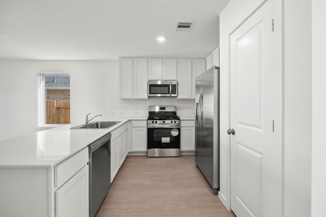 2604 Patriot Run, Bay City, TX 77414