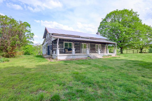 3915 Oak Ridge Rd, Palmyra, TN 37142