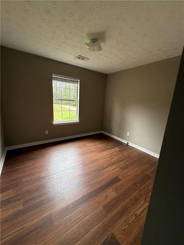 8910 Bridgewater Drive, Gainesville, GA 30506