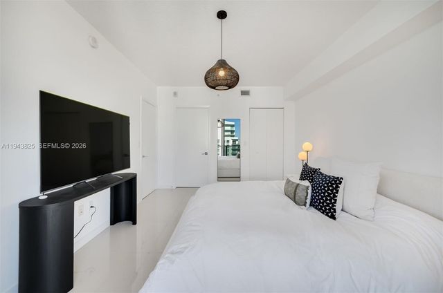 488 NE 18th St 4805, Miami, FL 33132